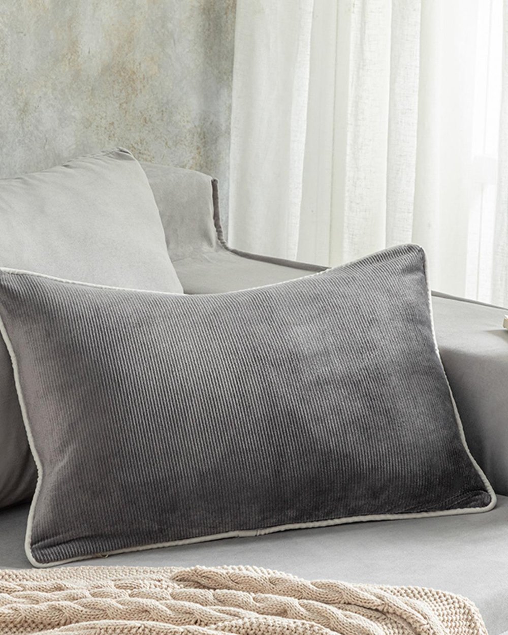 İda Velvet Filled Cushion 35x50 cm Gray