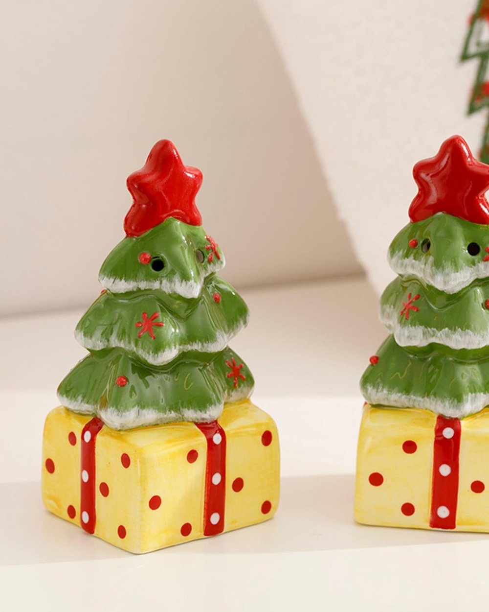 Pine Tree Солница И Пиперница 2 бр. Доломит 4x8 см Червен - Зелен