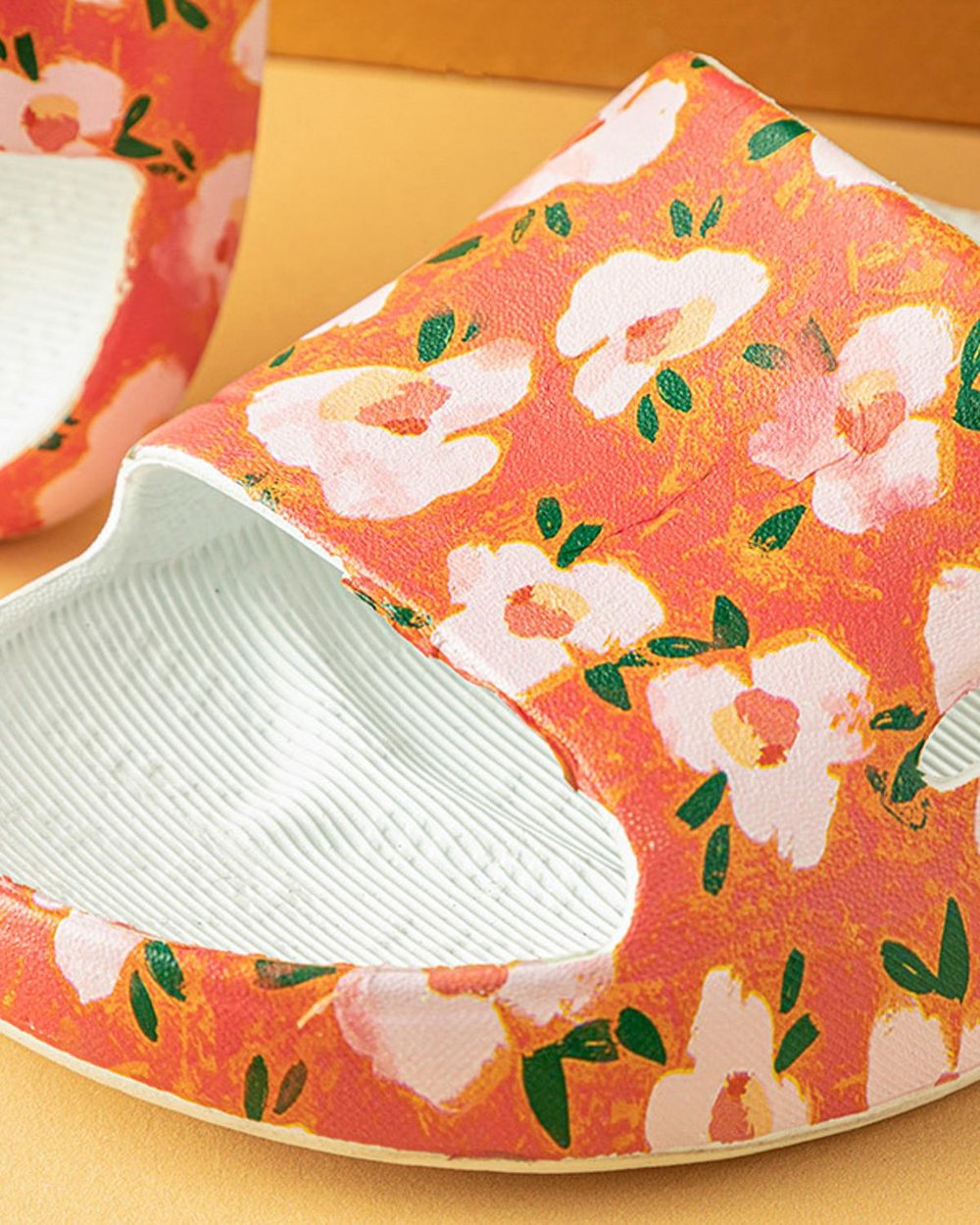 Red Bouqet Women Beach Slipper 37 Red