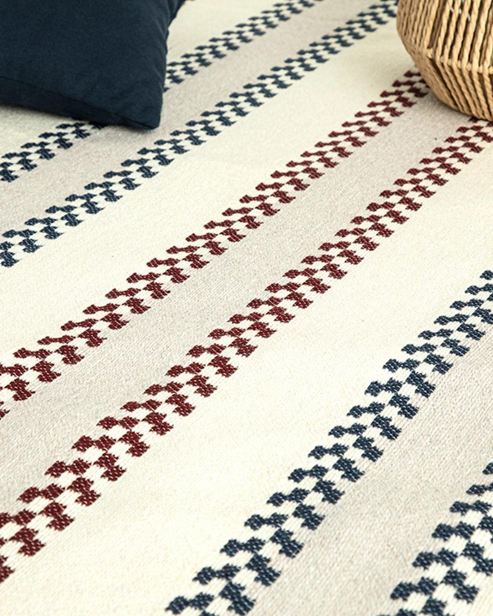 Sparks Weaved Rug 120x180 cm White-Claret Red