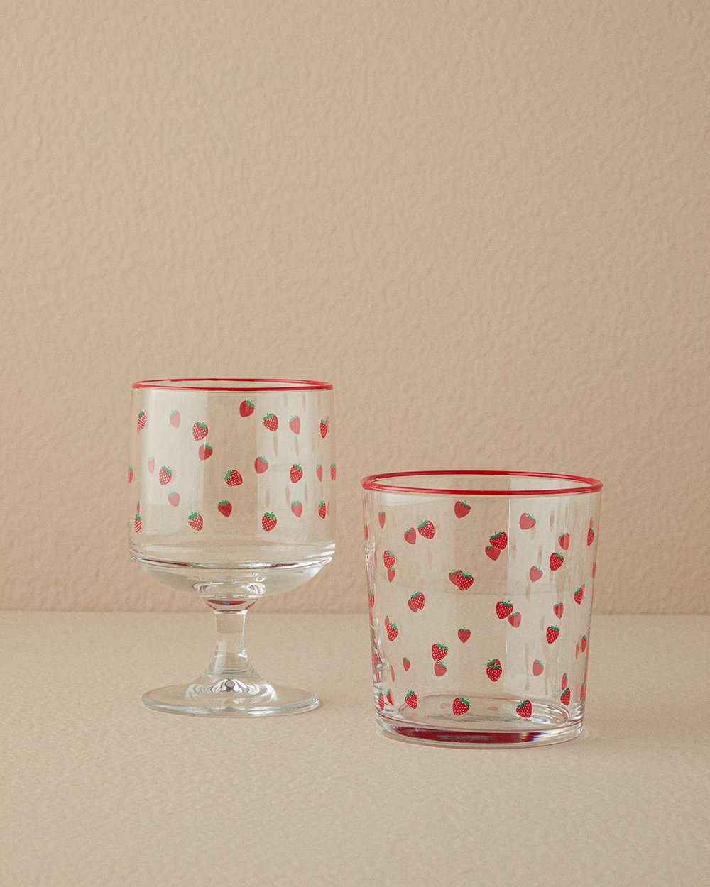 Strawberry Glass 3 pcs Cup 300 ml Red