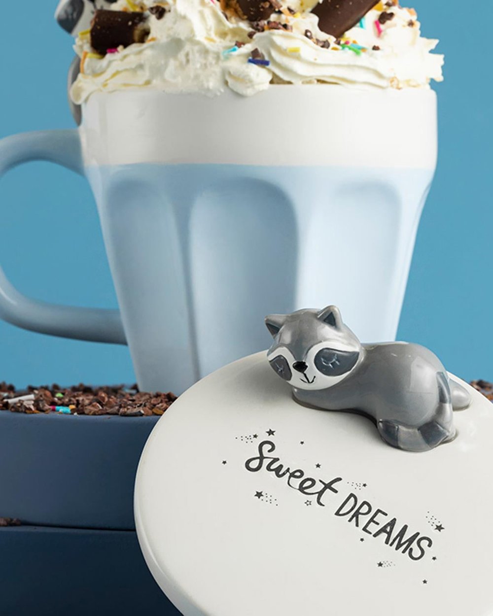 Sweet Racoon Dolomite Lidded with spoon Cup 340 ml Light Blue