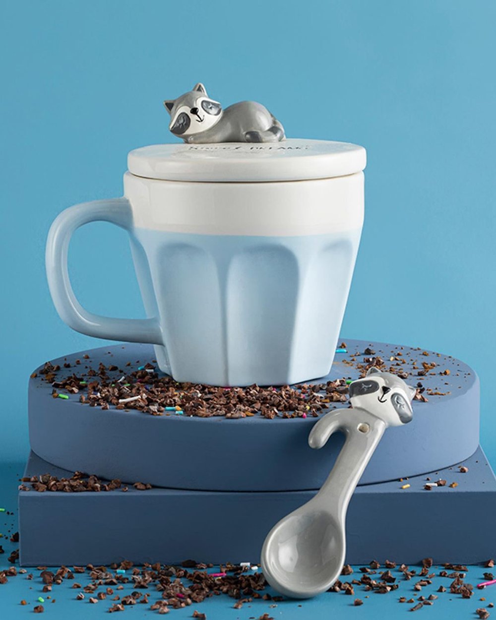 Sweet Racoon Dolomite Lidded with spoon Cup 340 ml Light Blue