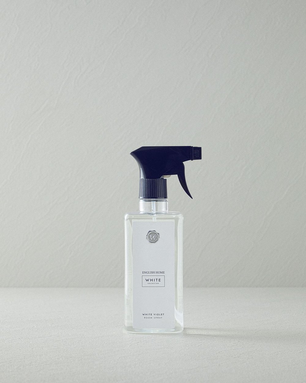 White violet Ароматизатор За Стая 500 мл Бял
