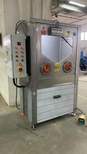 Parça Yıkama MakineleriİNTERSONİKIntersonik Manuwash 140 Manuel Parça Yıkama Makinesi - 140x60 cm Dev KabinIntersonik ManuWash 140 Endüstriyel Manuel Parça Yıkama Makinesi – Büyük Parça Yıkama Kabini 