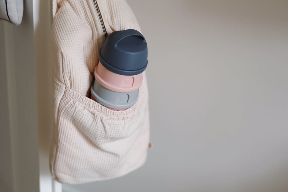 4 Katmanlı süt tozu kutusu ve atıştırmalık kabı (Mineral Grey/ Pink)