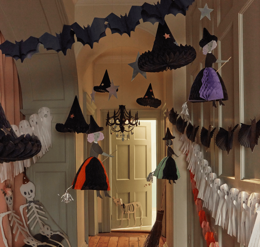 Meri Meri - Flying Honeycomb Witch Decorations - Uçan Cadılar Asılan Süs (3lü)