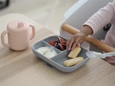 Bölmeli öğrenme yemek seti (4 Parça- Pembe bardak)