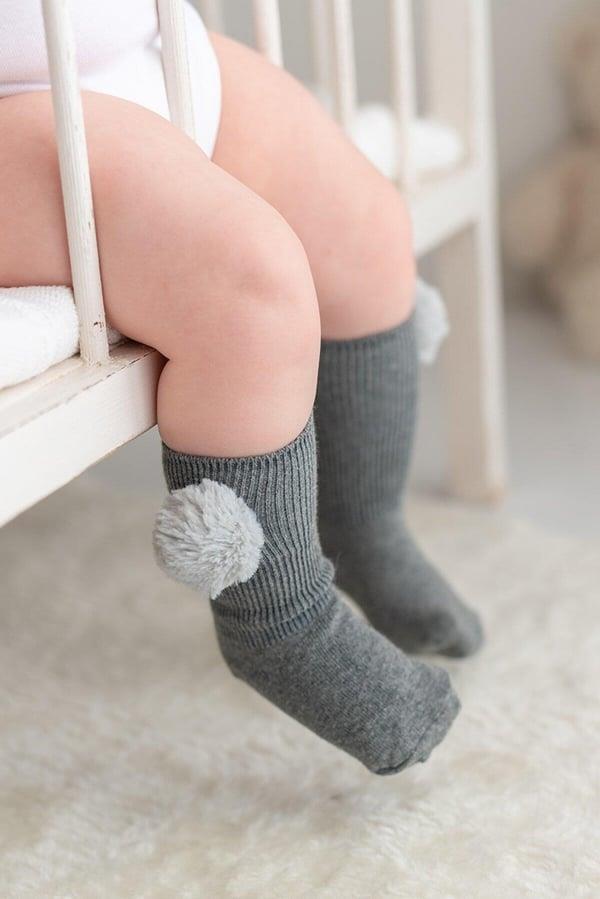 Antrasit Kız Bebek Peluş Ponponlu Dizaltı Çorap