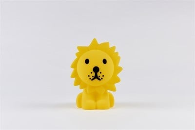 Lion Lamba First Light