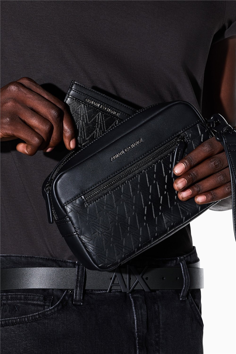 Armani Exchange Erkek Kartlık Siyah