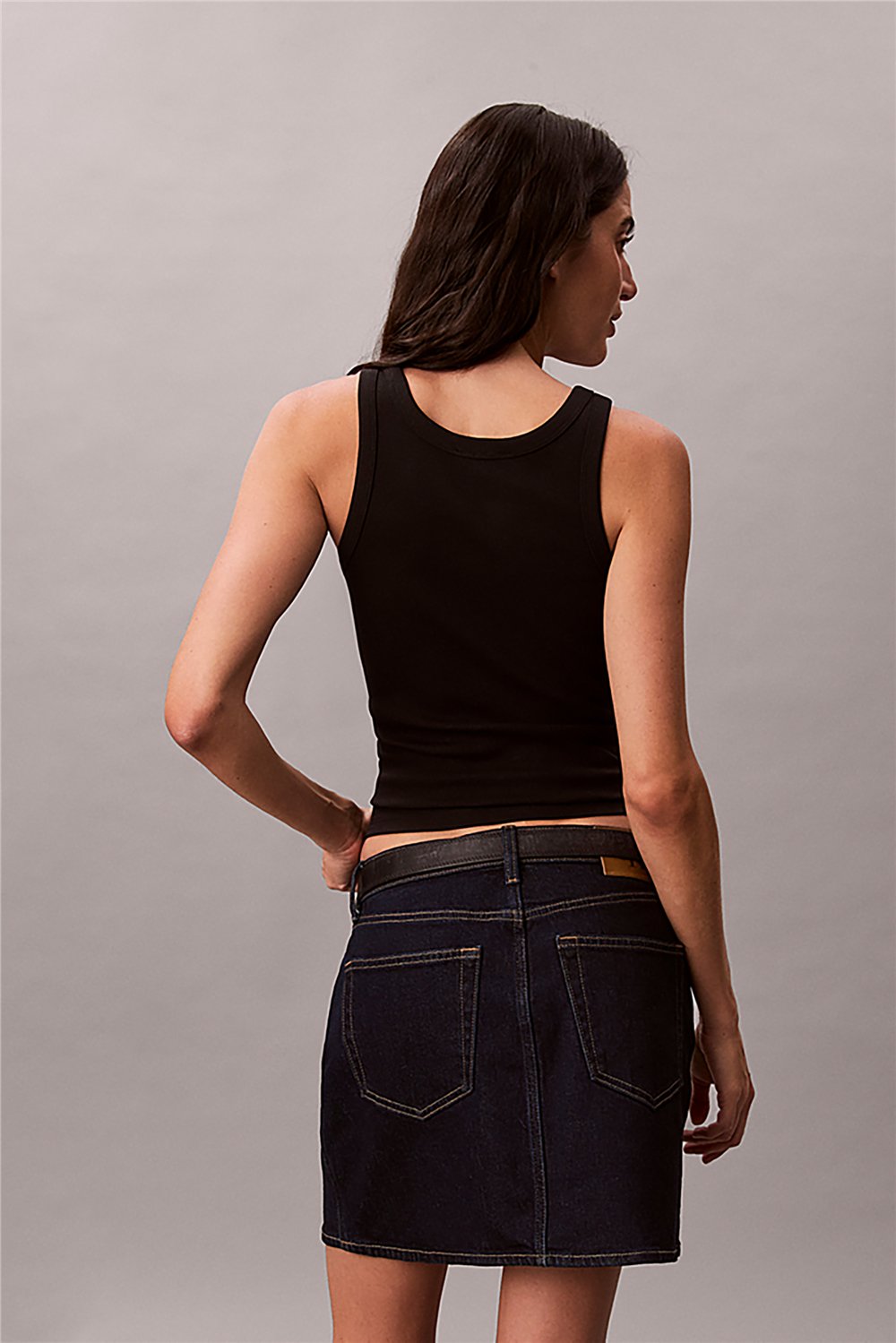 Calvin Klein Contour 2X2 Rib Grap Kadın Kolsuz T-Shirt
