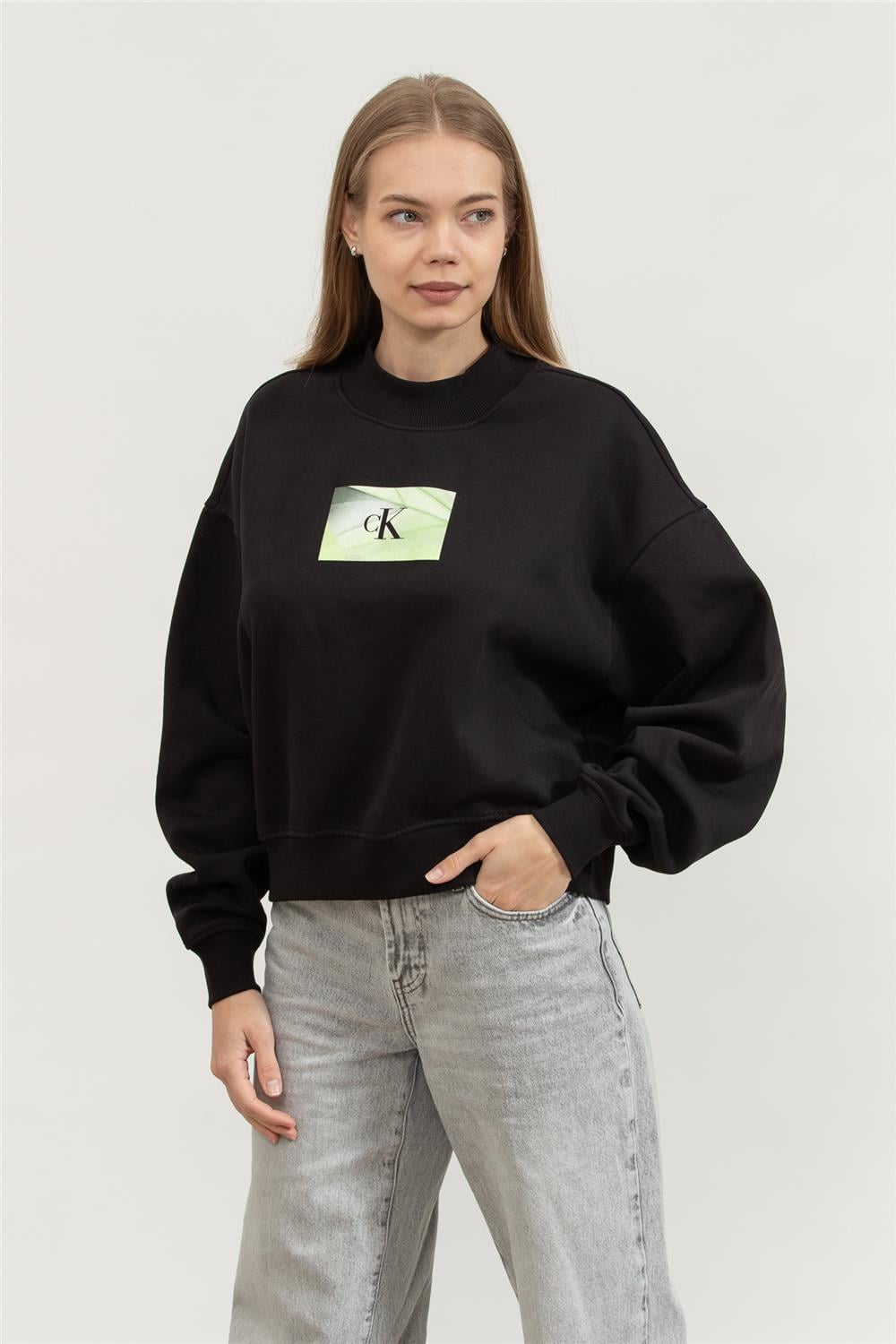 Calvin Klein Illuminated Box Logo Crew Neck Kadın Bisiklet Yaka Sweatshirt Siyah