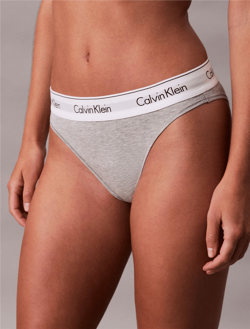 Calvin Klein Kadın High Leg Tanga Külot Gri