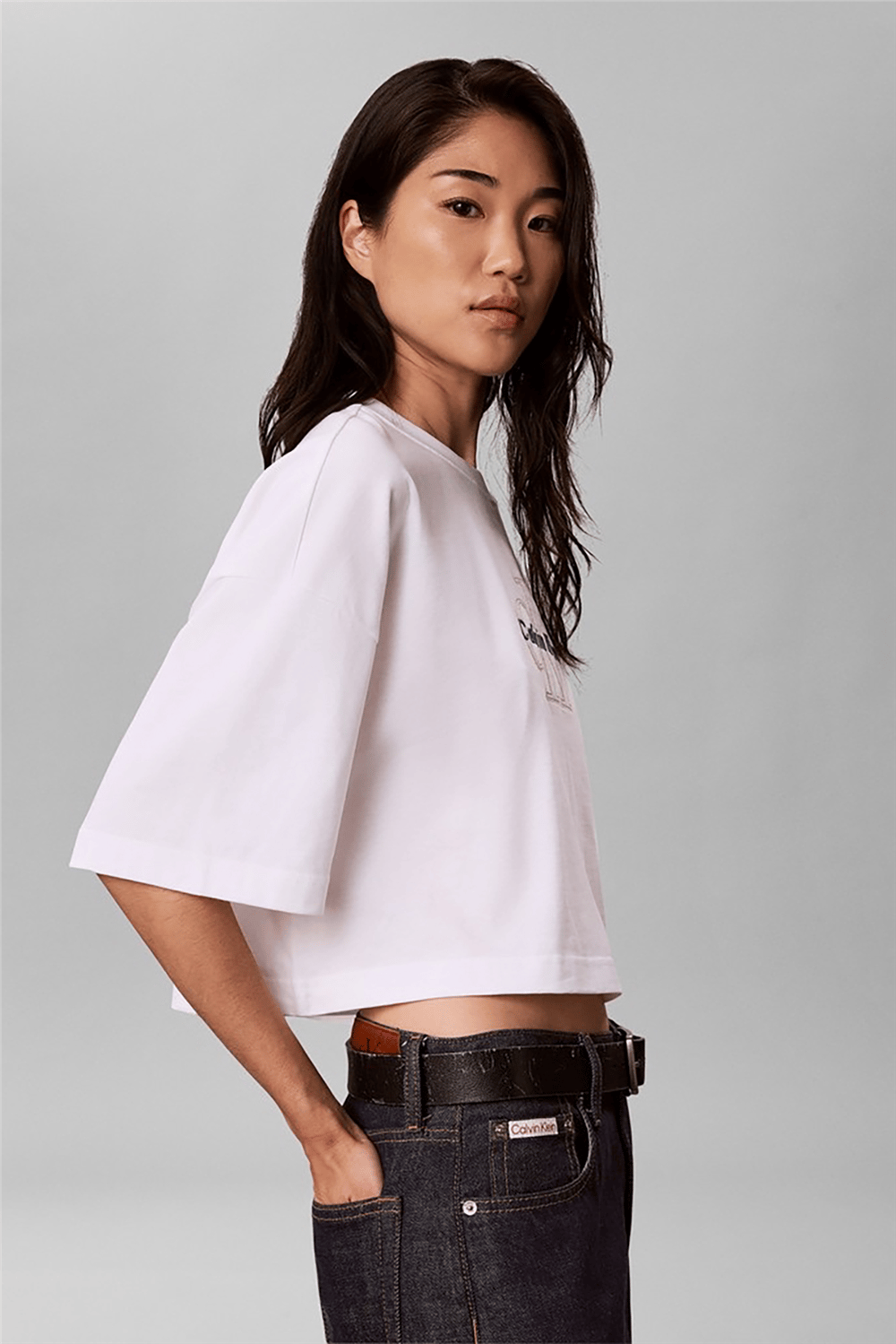 Calvin Klein Os Cropped Denim Applique Monolo Kadın Bisiklet Yaka T-Shirt Beyaz