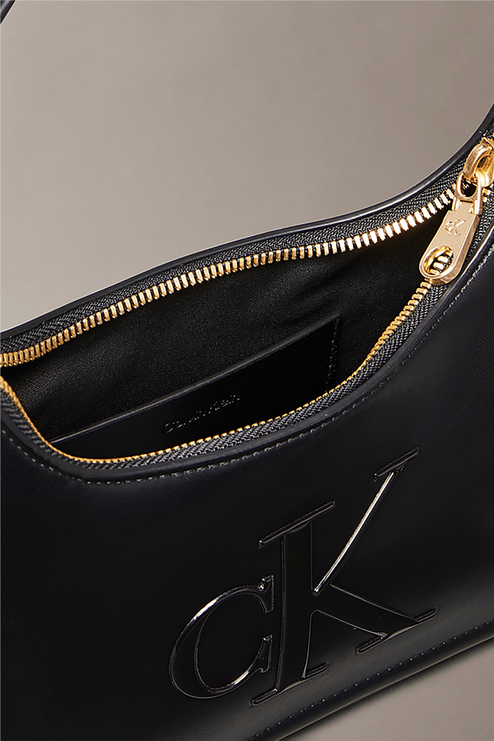 Calvin Klein Sandi Square Shoulder Bag Kadın Mini Omuz Çantası