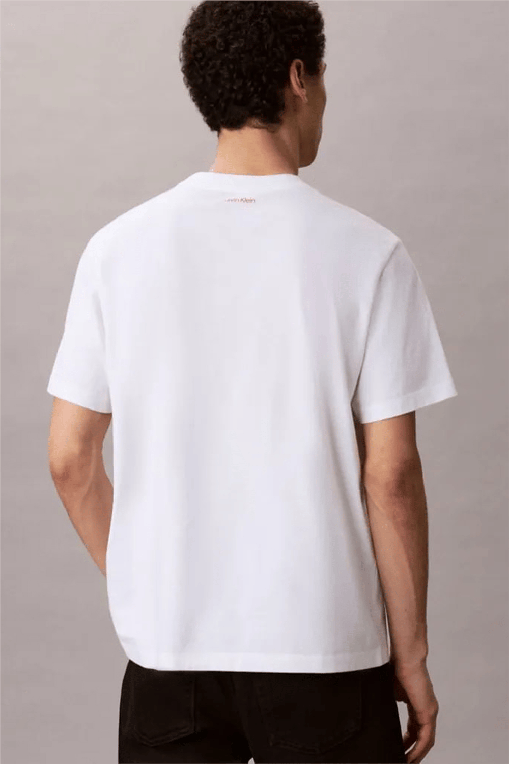 Calvin Klein Ss 20S Calvinklein Trvl Font Gra Erkek Bisiklet Yaka T-Shirt Beyaz