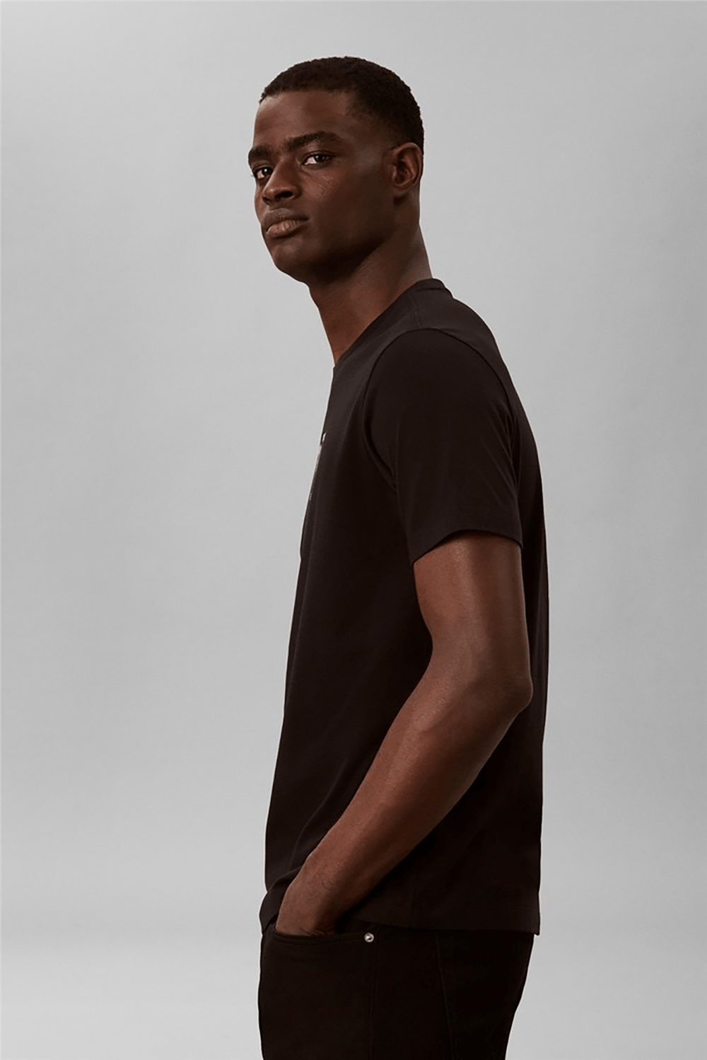 Calvin Klein Ss 30S Eu Boxed Calvin Graphic T Erkek Bisiklet Yaka T-Shirt Siyah