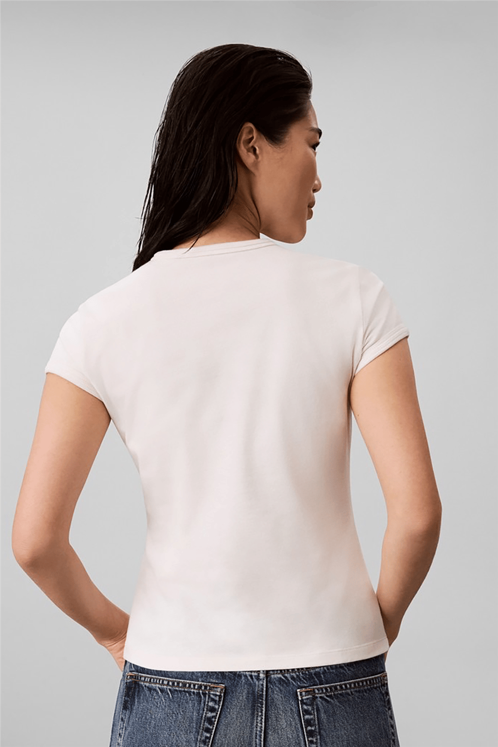 Calvin Klein Ss Slim Fit Feminine Logo Tee Kadın Bisiklet Yaka T-Shirt Beyaz