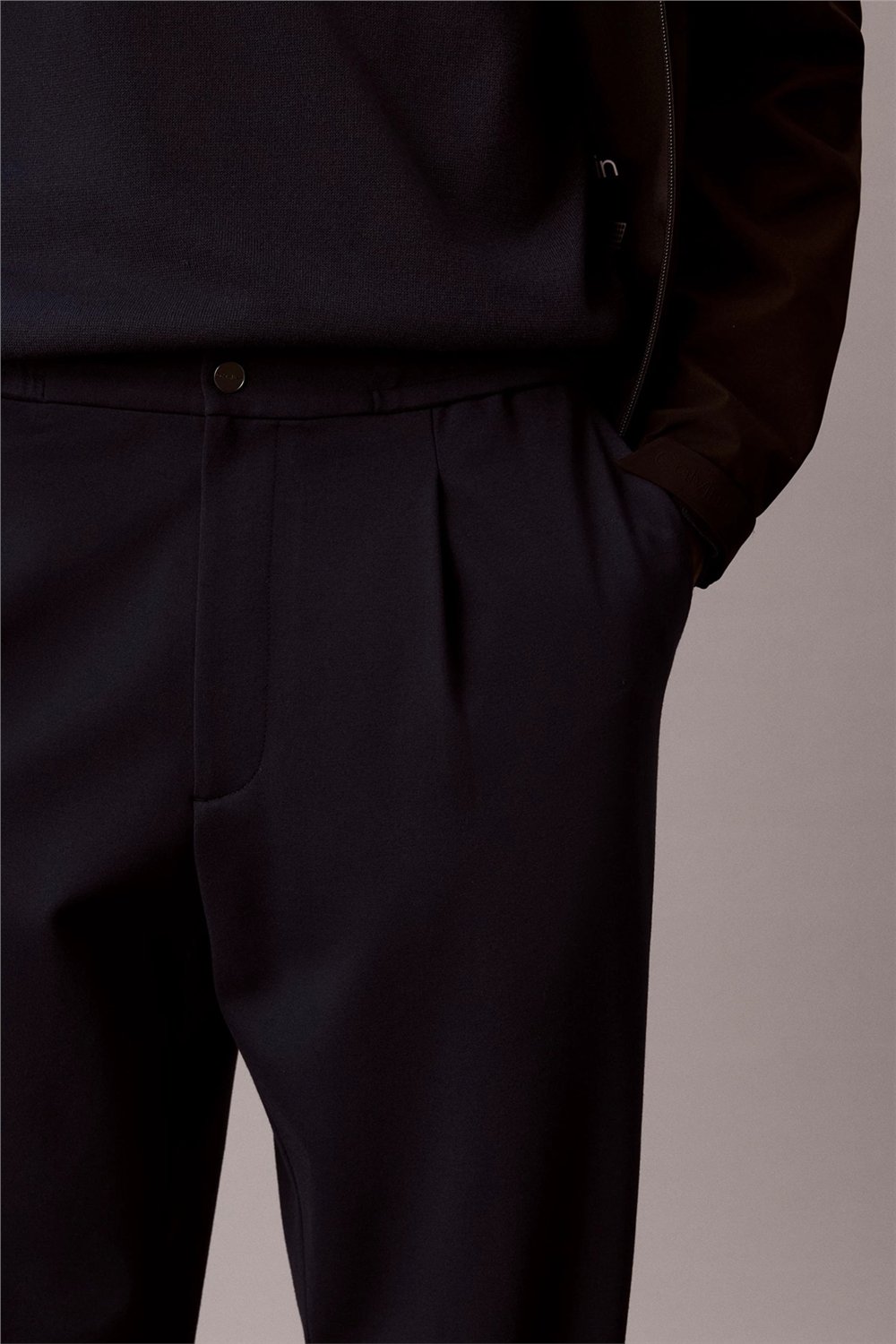 Calvin Klein Tapered Tech Knit Pleated Pant Erkek Pantolon Lacivert