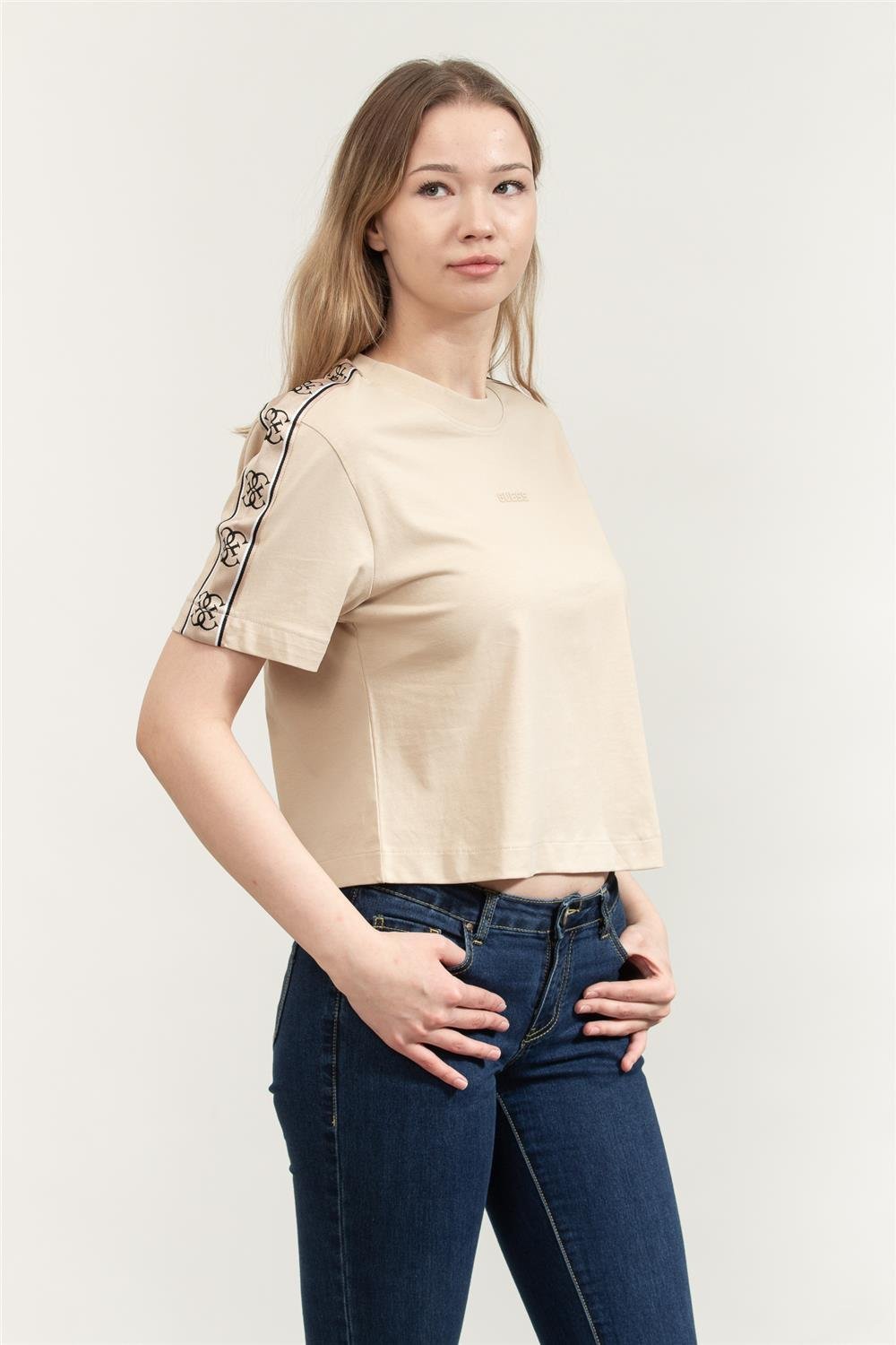 Guess Britney Kadın Aktif Boxy Fit T-Shirt