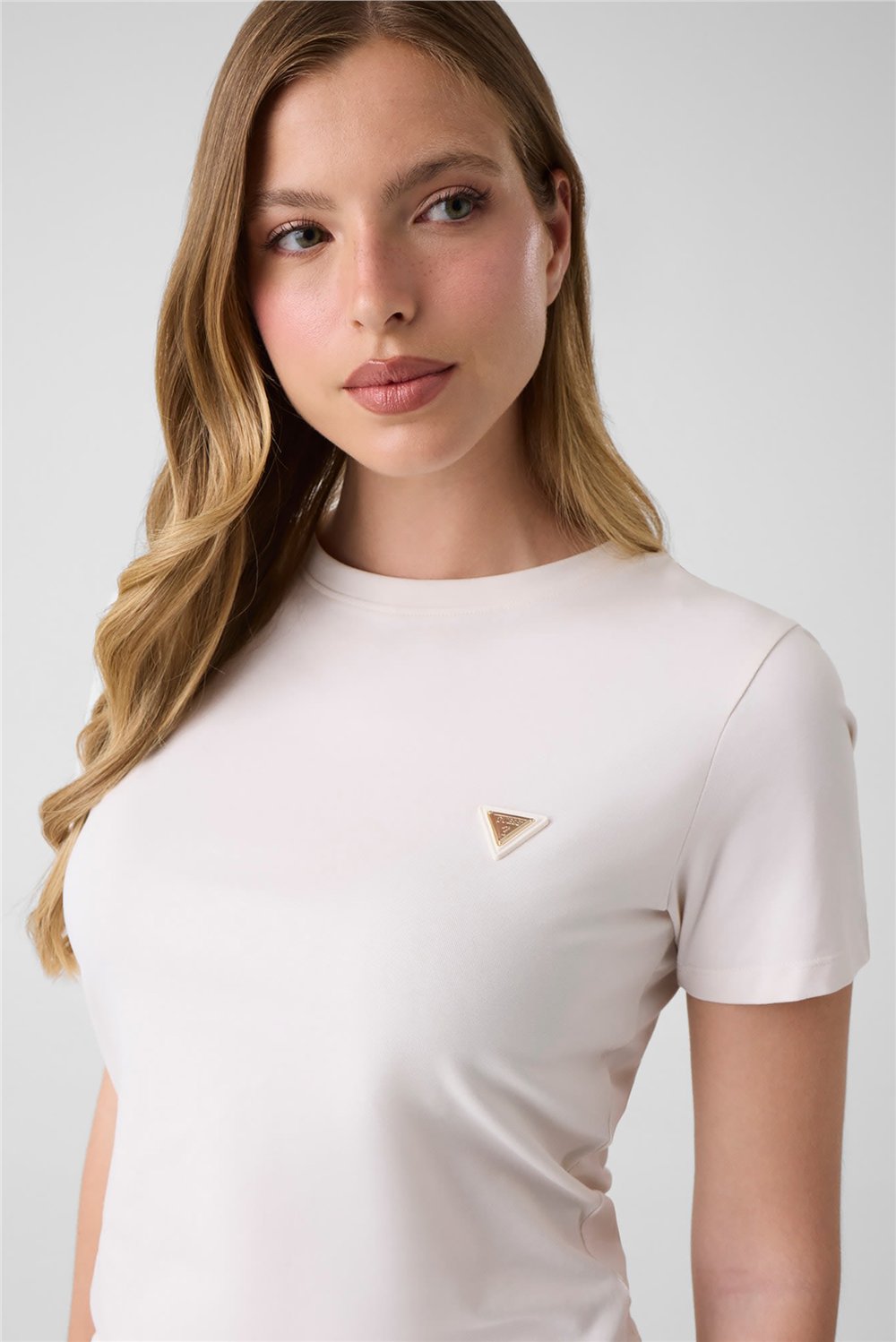 Guess Colette Kadın Aktif Oversize Fit Bisiklet Yaka T-Shirt Krem