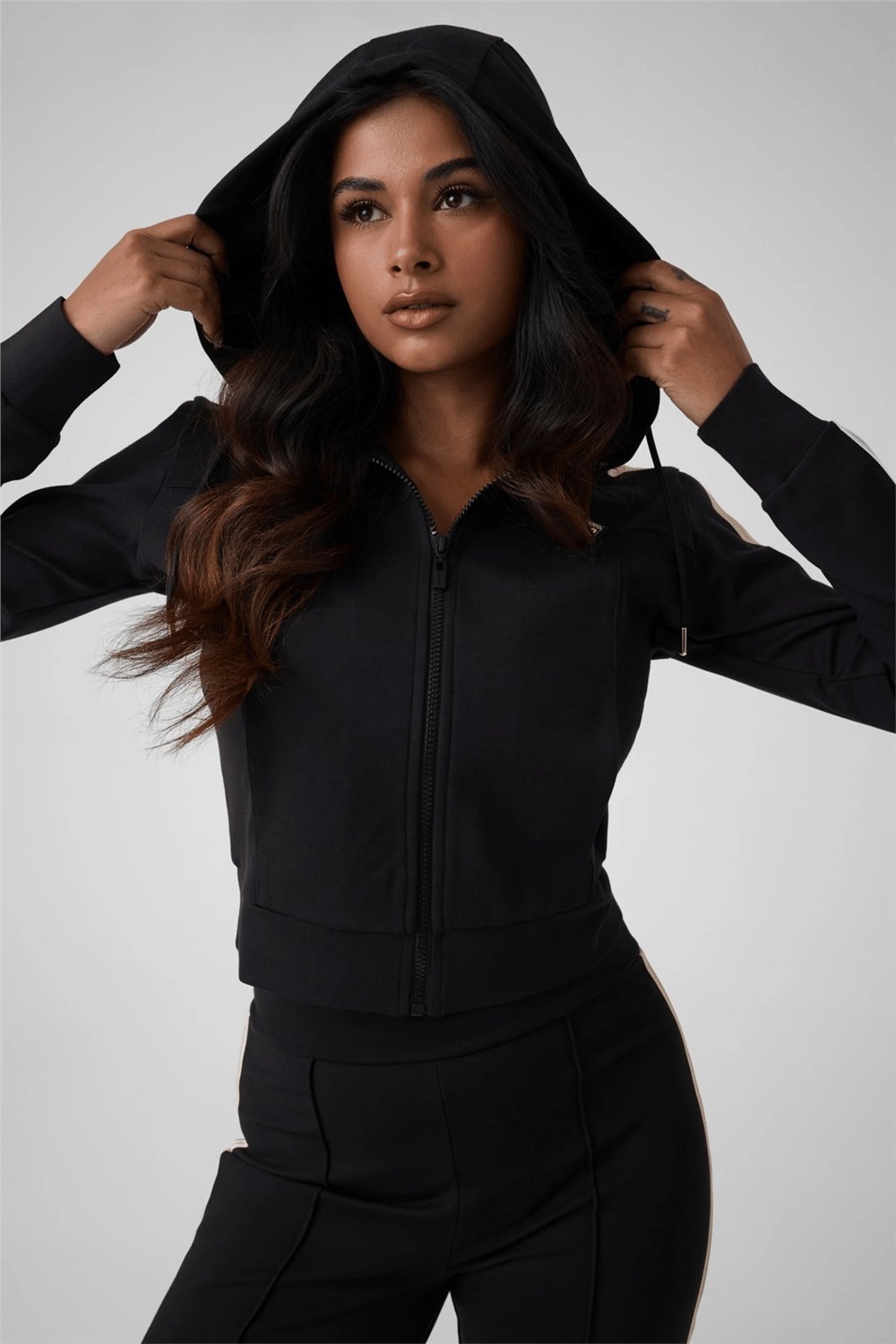 Guess Fausta Kadın Aktif Fermuarlı Sweatshirt Siyah