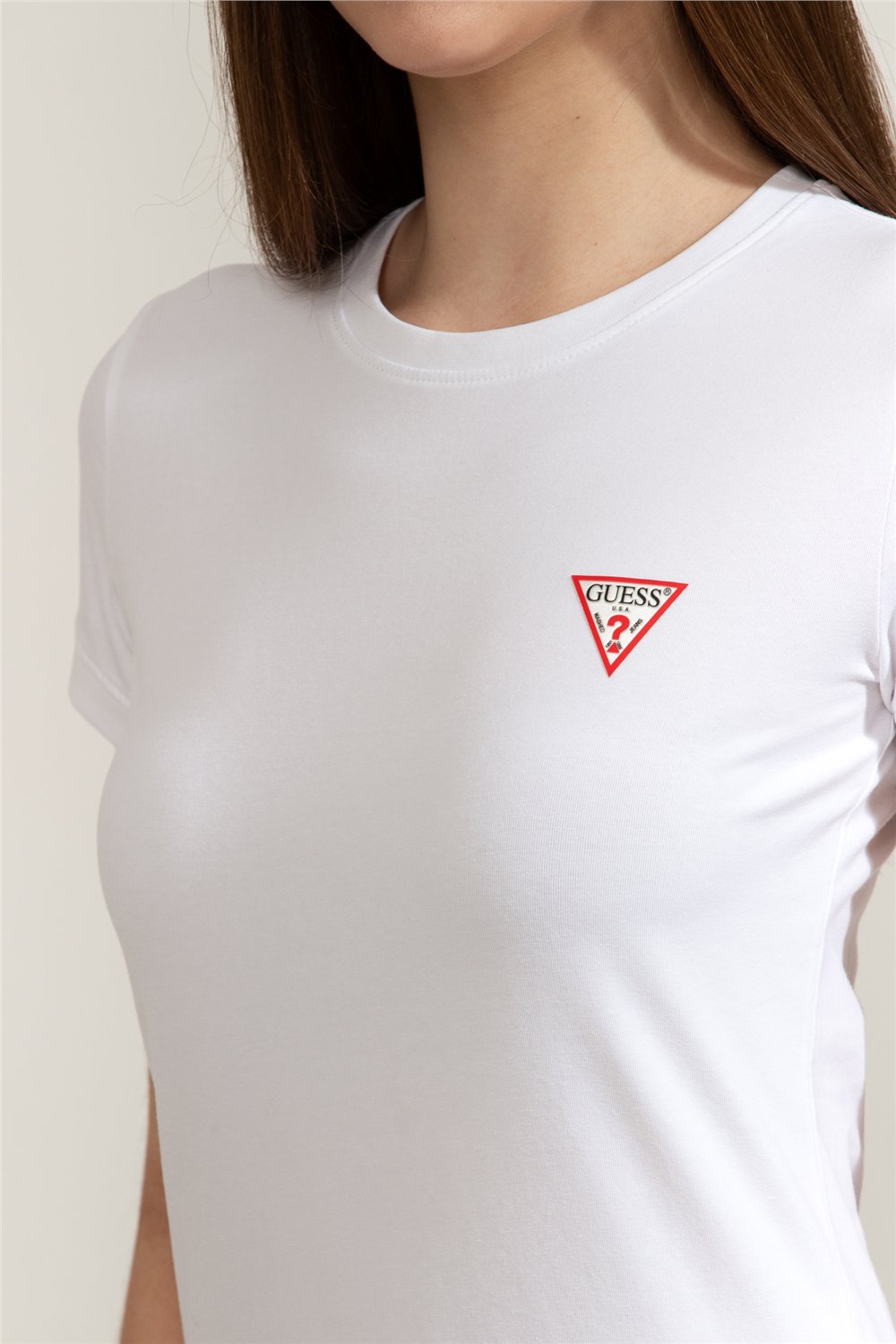 Guess Mini Triangle Kadın Slim Fit T-Shirt