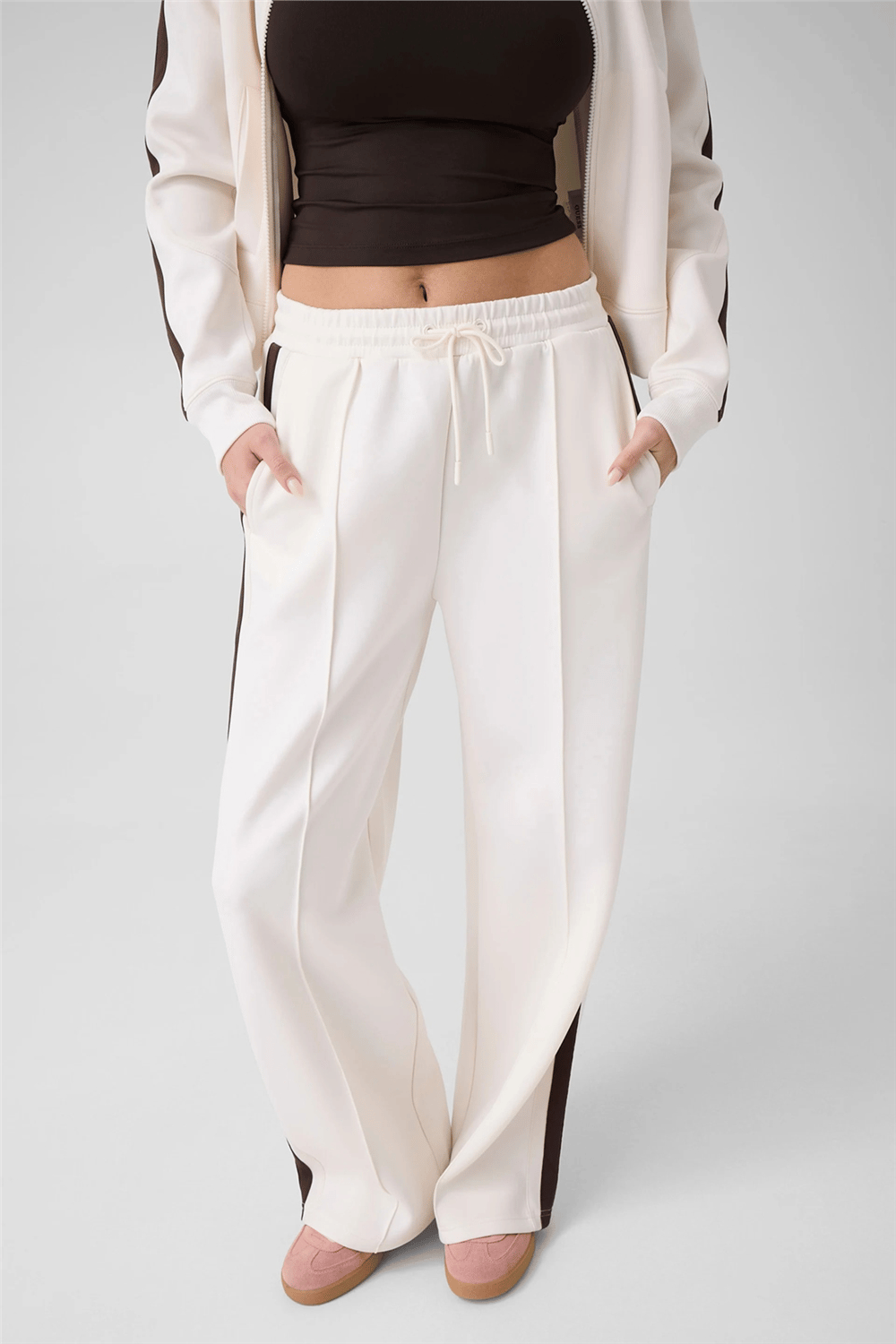 Guess Talitha Kadın Aktif Relaxed Fit Eşofman Altı Beyaz