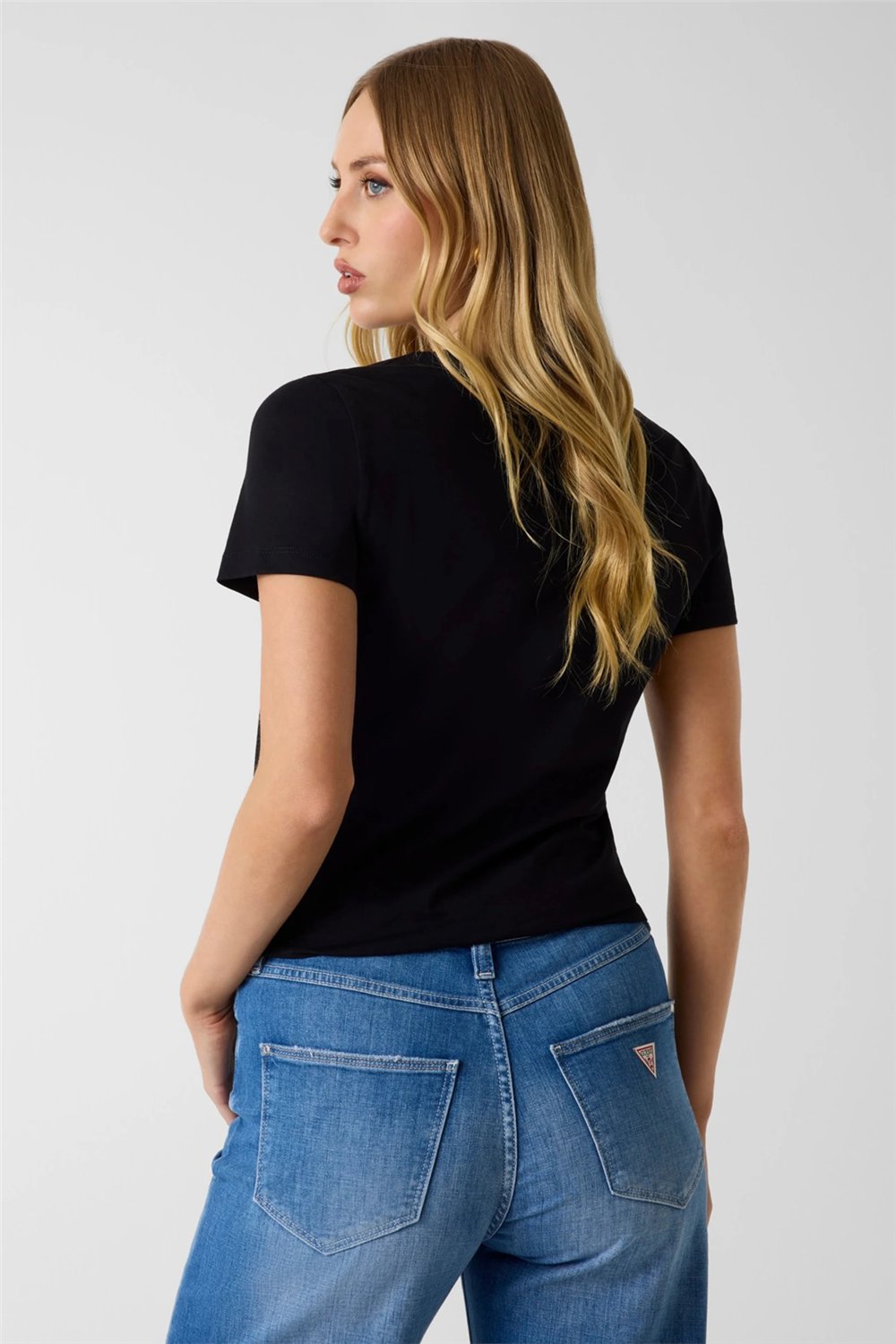 Guess Tria Kadın Regular Fit Bisiklet Yaka T-Shirt Siyah