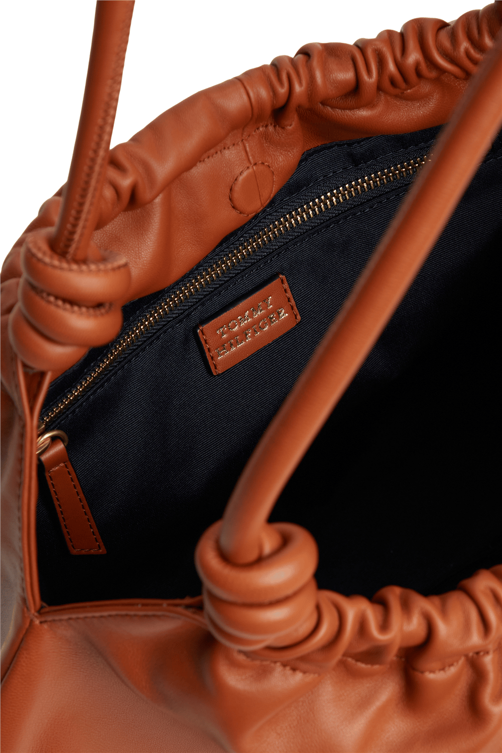 Tommy Hilfiger Th Soft Leather Hobo Kadın Omuz Çantası Kahverengi