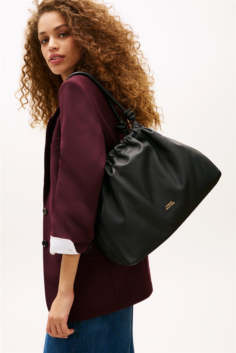 Tommy Hilfiger Th Soft Leather Hobo Kadın Omuz Çantası