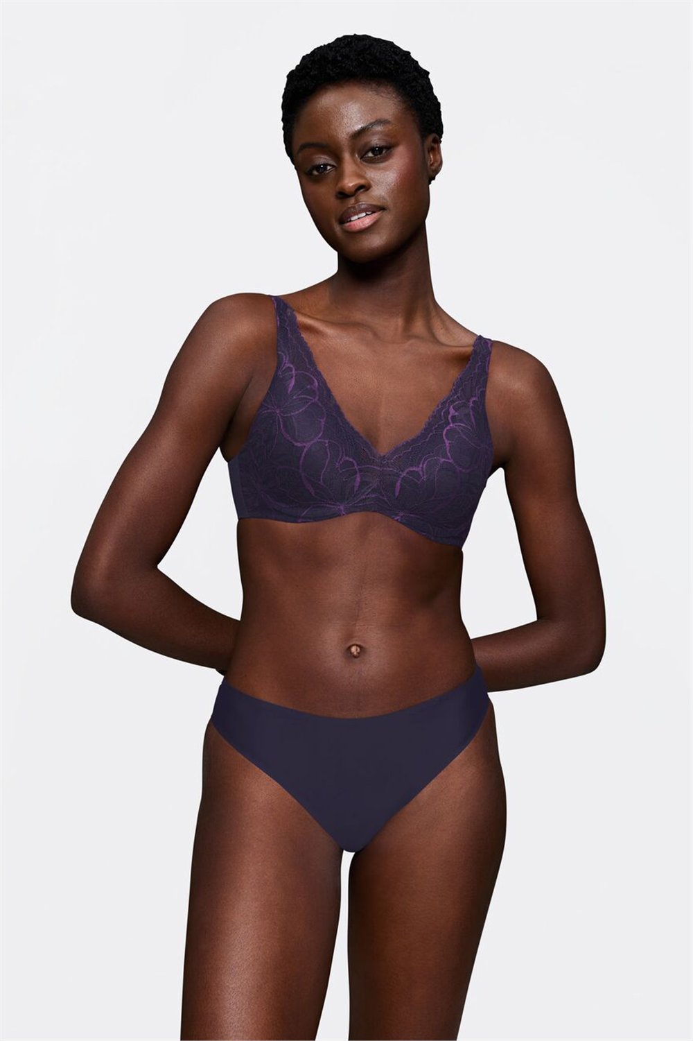 Triumph Kadın Body Make-Up Illusion Lace Highleg Tai Külot Lacivert