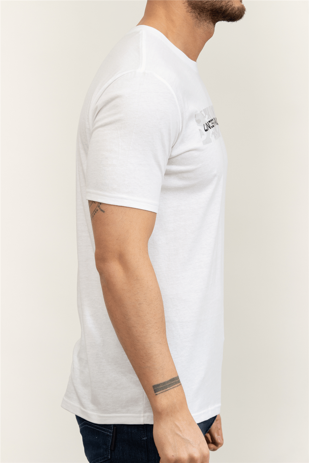 Under Armour UA Camo Chest Stripe SS Erkek Bisiklet Yaka T-Shirt