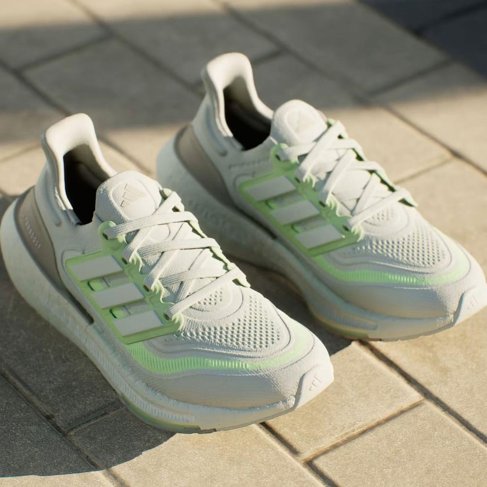 Adidas Ultraboost Light Kadın Yol Koşusu Ayakkabısı