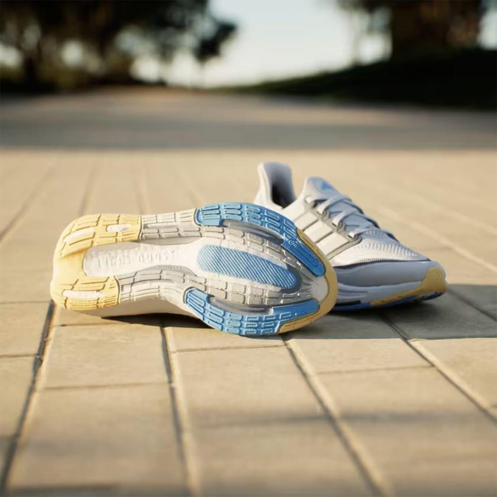 Adidas Ultraboost Light Kadın Yol Koşusu Ayakkabısı