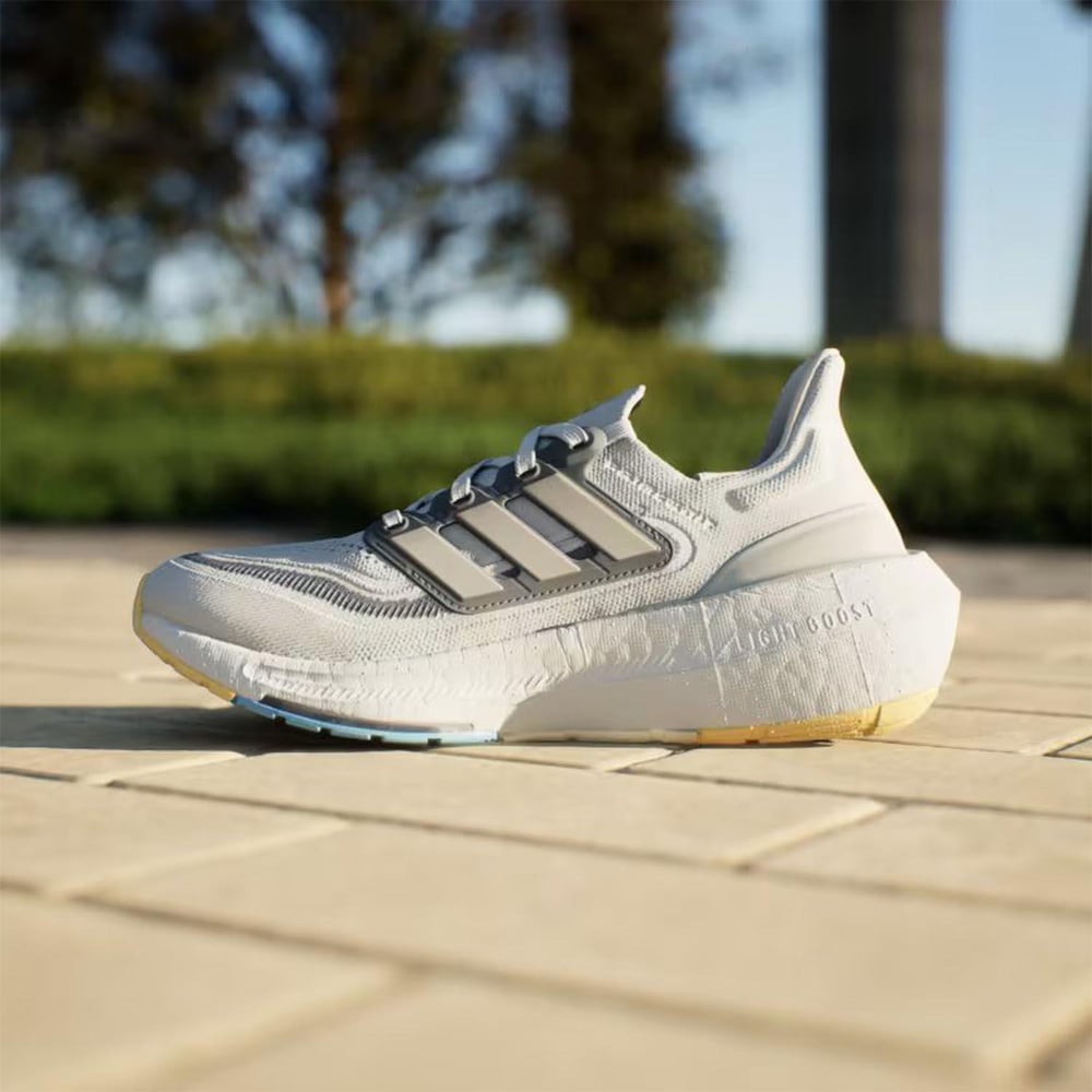Adidas Ultraboost Light Kadın Yol Koşusu Ayakkabısı