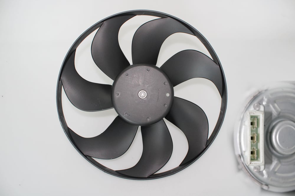 FAN MOTORU POLO CORDOBA FABİA AEE ALM AFH AHW AMF 1.6 1.4 16V 1.4 TDİ 04>01 345MM (REZİSTANSLI)