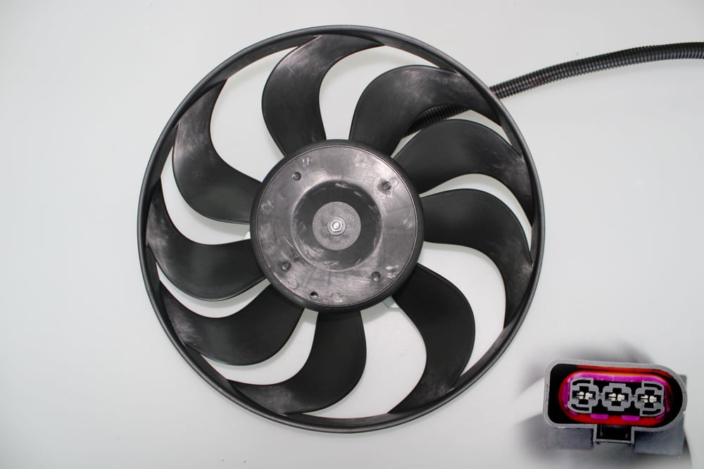 FAN MOTORU SAĞ GOLF4 BORA A3 TOLEDO AKL BFQ AGU AGN BCB AGR 1.6 1.8 1.9 T (REZİSTANSLI ve KABLOLU)