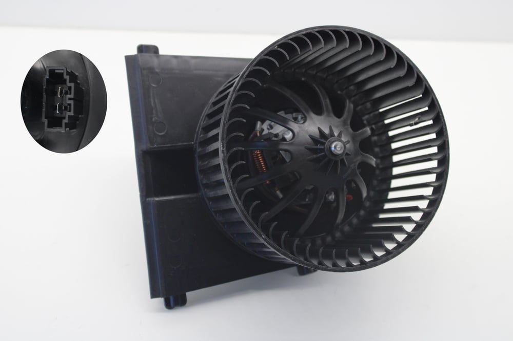 KALORİFER MOTORU 12V BORA 98>05 GOLF III-IV-POLO CLASSIC 95>02 A3 96>03 CORDOBA 146x70.5MM
