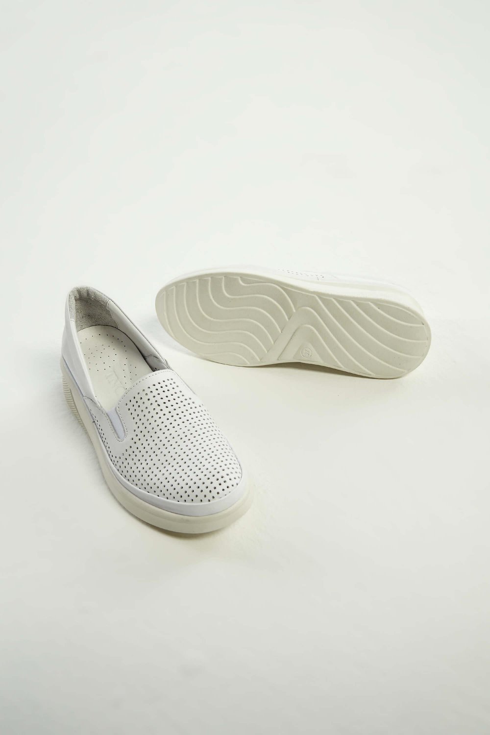 Tamer Tanca Kadın Hakiki Deri Beyaz Comfort Ayakkabı