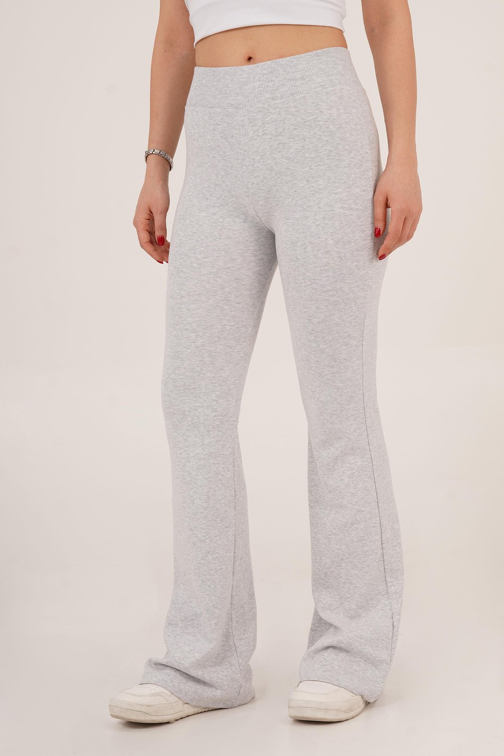 Bel Lastikli Vücuda Oturan Basic Gri Pantolon