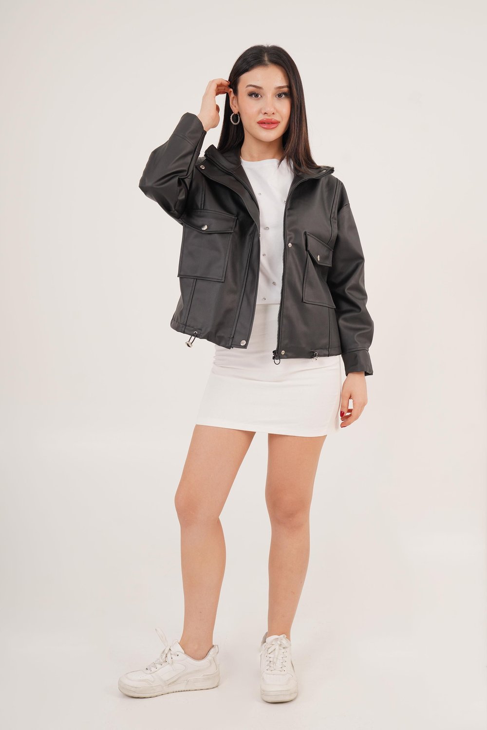 Çift Cepli Lastik Detaylı Siyah Deri Ceket	