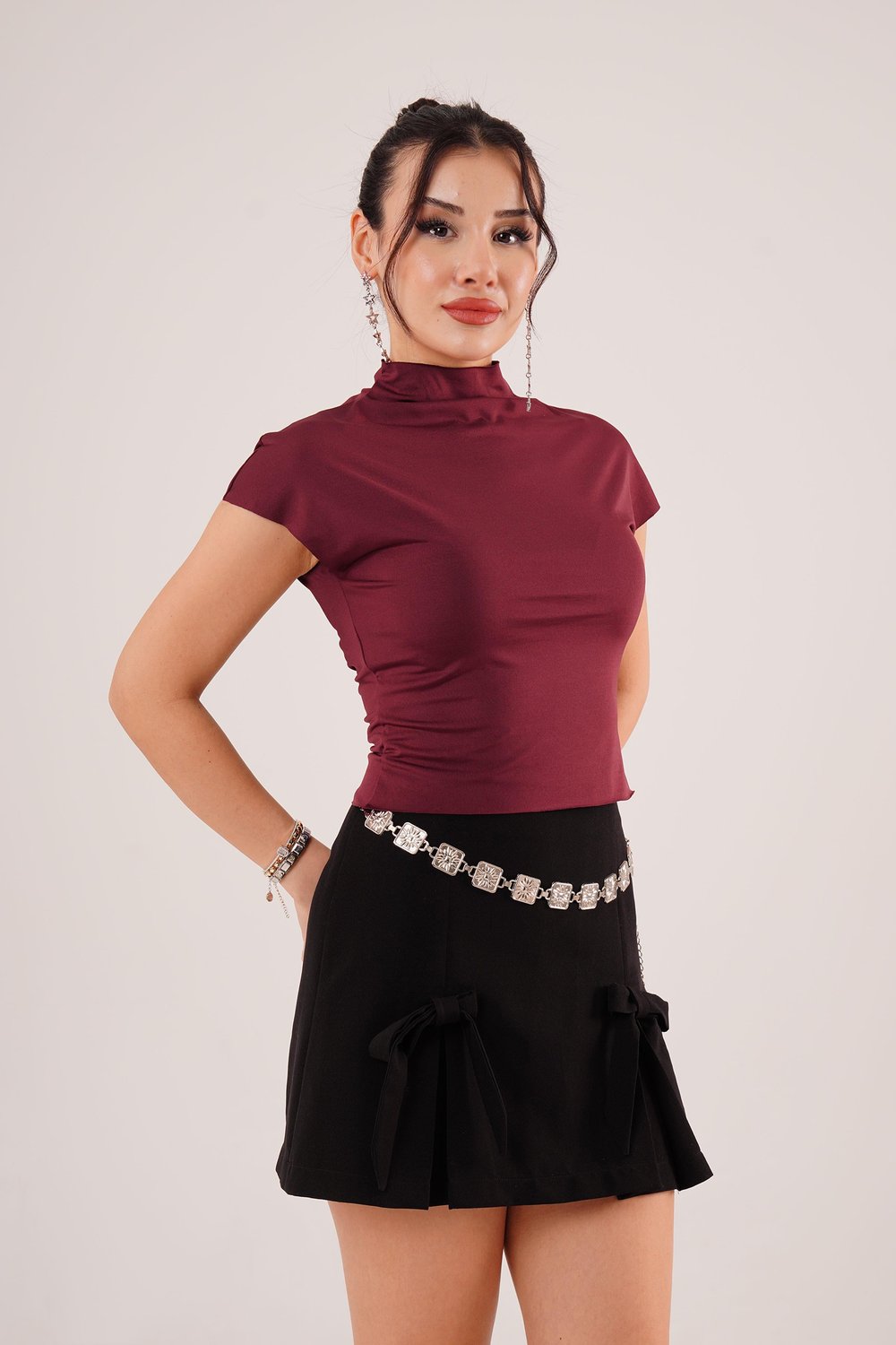 Dik Yaka Kısa Kol Bordo Bluz
