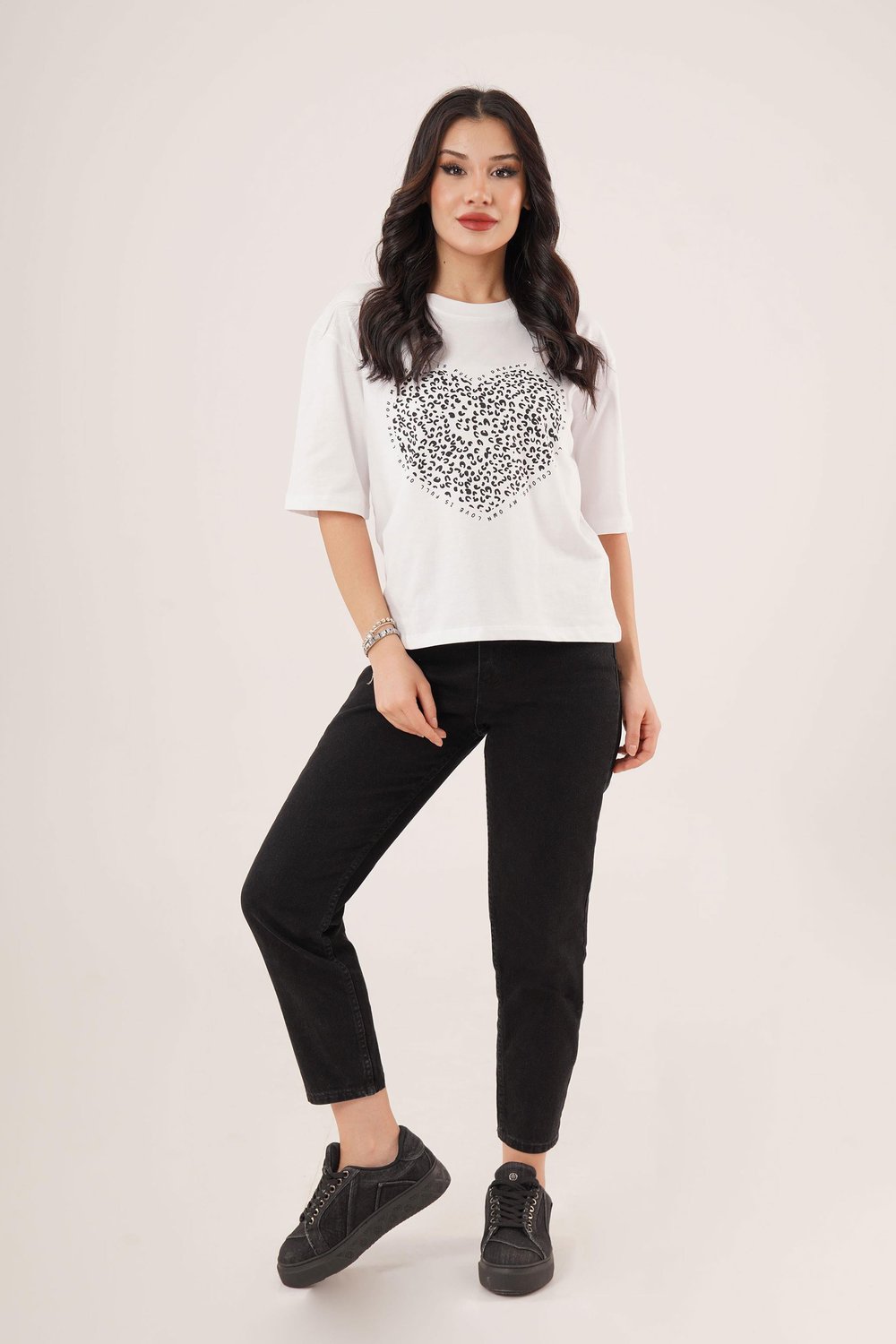 Kalp Baskılı Beyaz Crop Basic Tişört