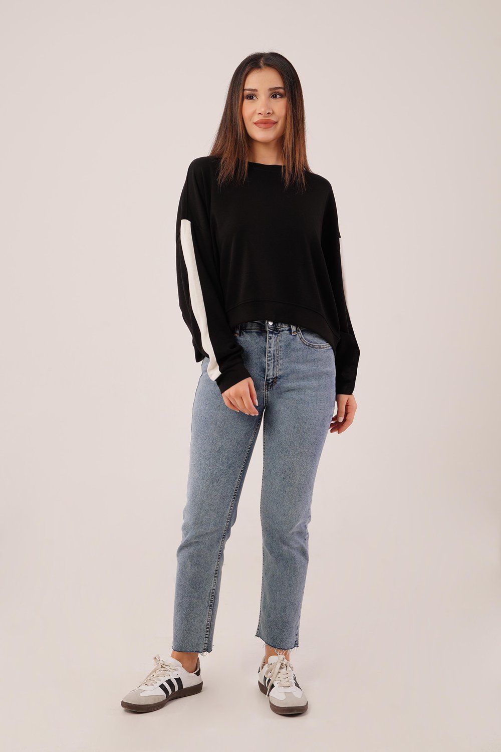 Kol Şerit Detaylı Yarasa Kol Siyah Sweatshirt