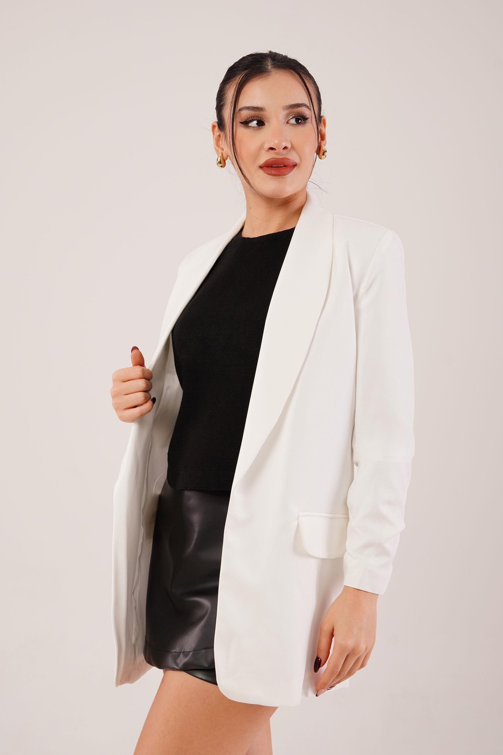 Kol Ucu Büzgü Detay Beyaz Blazer Ceket