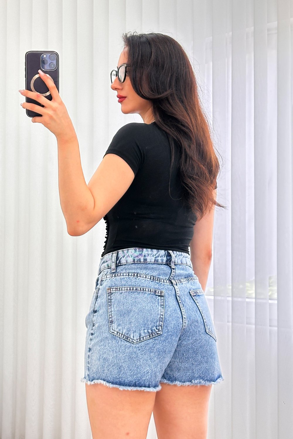 Paça Kısa Püsküllü Yıkamalı Kot Denim Şort
