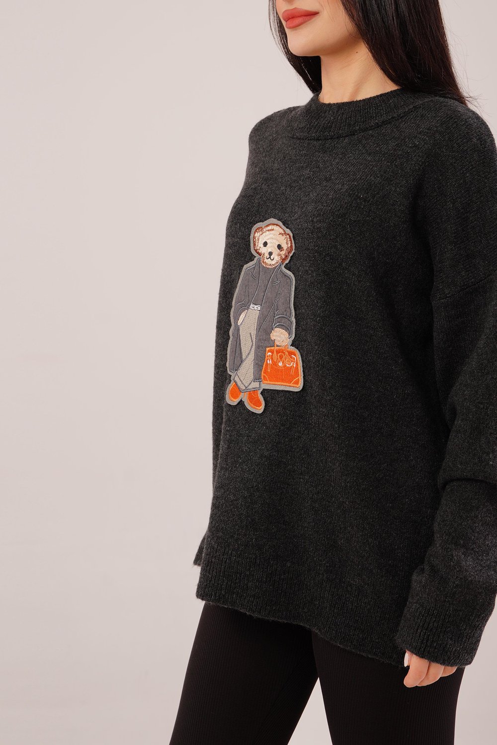 Panda Nakışlı Oversize Siyah Kazak