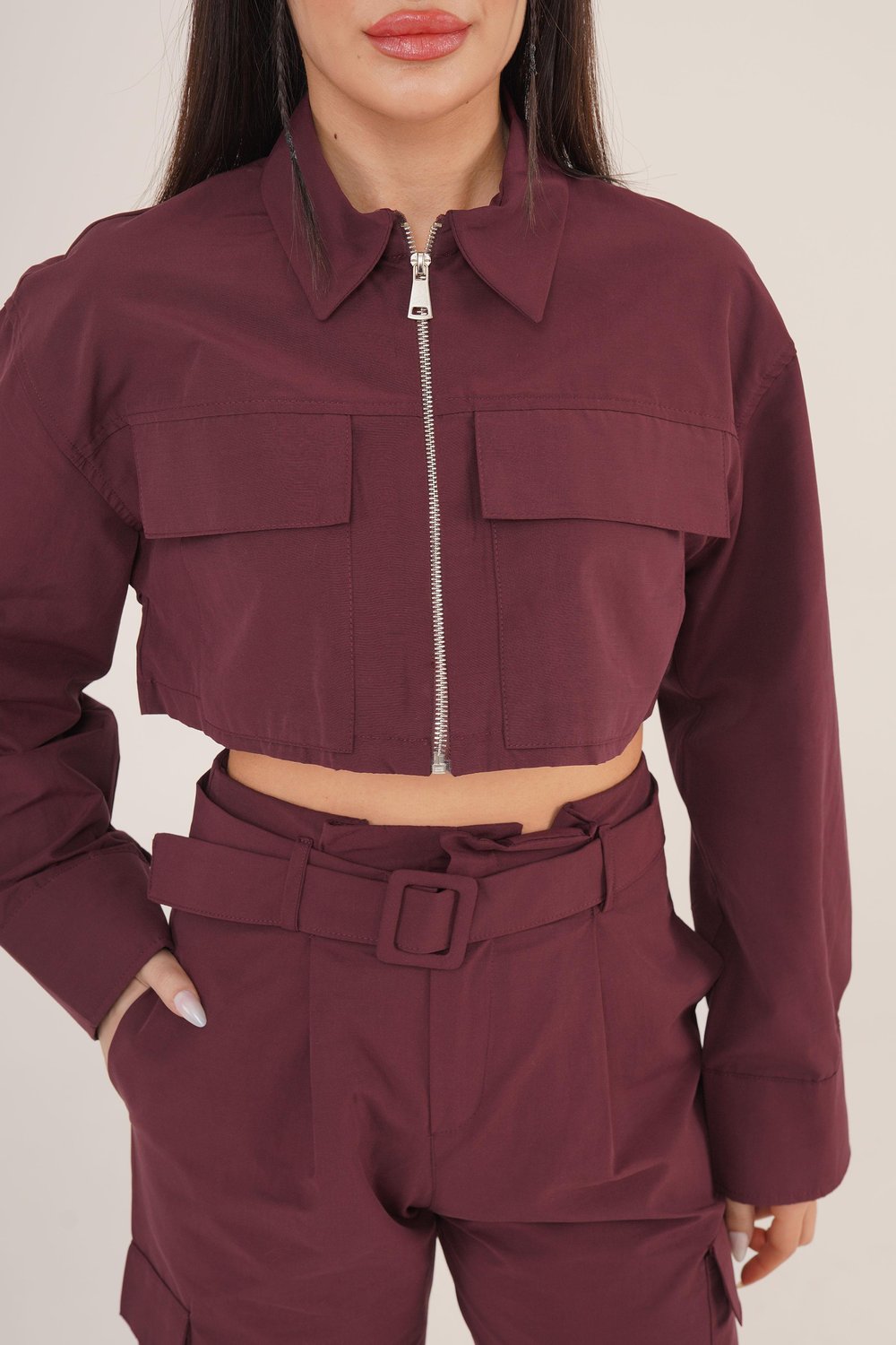 Paraşüt Kumaş Fermuarlı Ceket ve Kemerli Bordo Pantolon İkili Takım